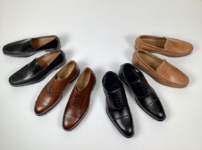 紐靴は人気NO.1 ファスナー付きなので着脱が容易です。